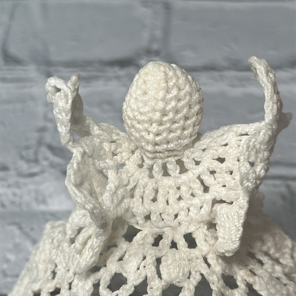Vintage Crocheted Starched Ivory Angel 3” Table Top decor - Picture 3 of 8